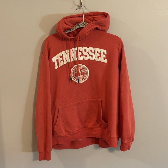 Pullovers and boots - Picture 3 of 6